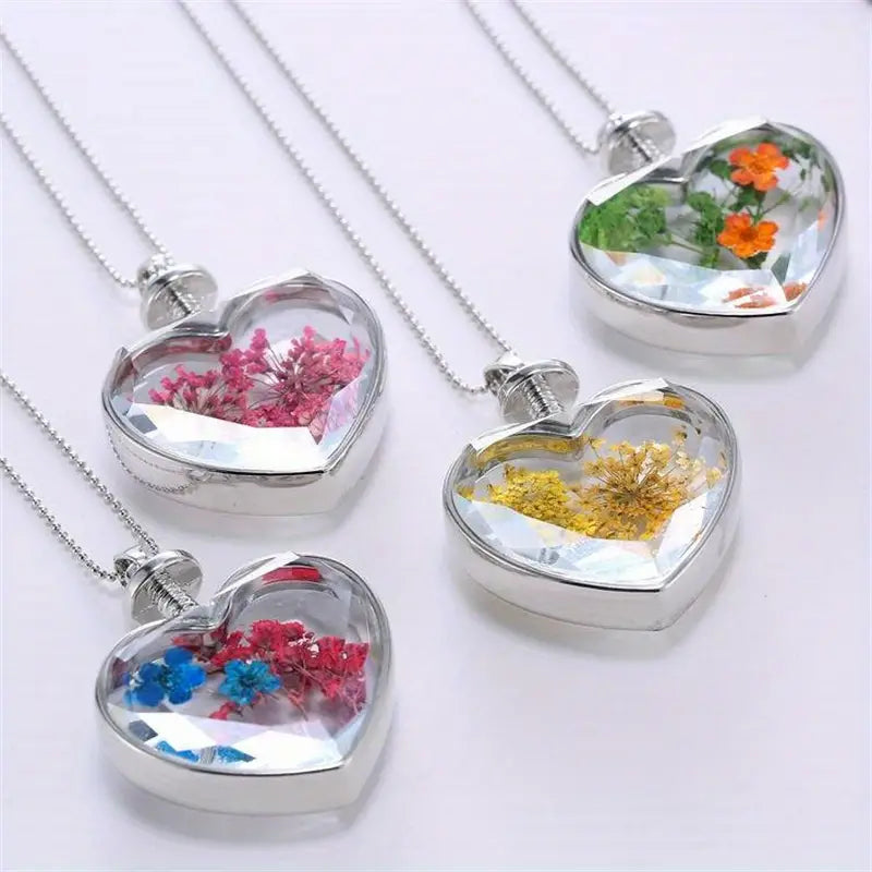 Elegant Dried Flower Crystal Glass Heart Pendant Necklace